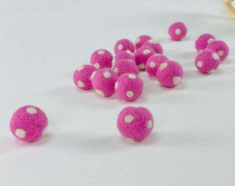 30 pieces felt balls pink dotted