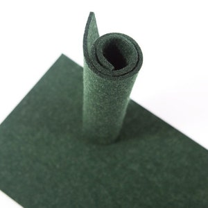 Wool felt plate 30 x 20 cm Dark green 07