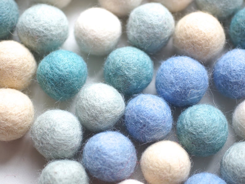 100% Wool Felt Balls, blue shades, 50 pcs, 1 inch 2.3 cm, pure wool, Mix Tautropfen image 3