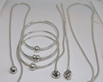 Lote de Pandora de plata de ley 925: 5 pulseras y 2 collares.