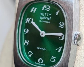 Reloj de mujer vintage con esfera verde manzana de Betty Special