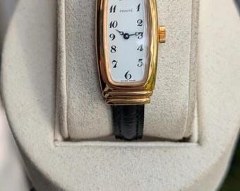 Stunning Ladies vintage Tonneau Gold tone Montè