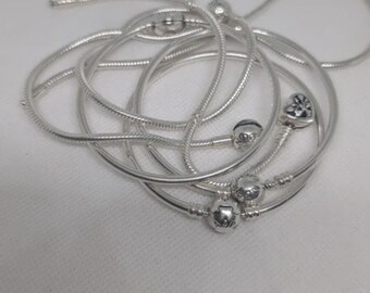 Pandora joblot 5 bracelets and 1 necklace