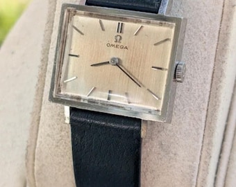 Vintage ladies Omega square case ref.111001 cal.620