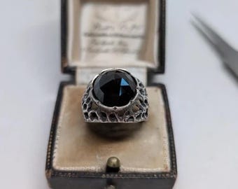 Sterling Silver Ring with faceted Black Onyx stone L1/2