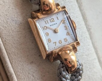 Lovely New Old Stock ArtDeco ladies watch Sigma