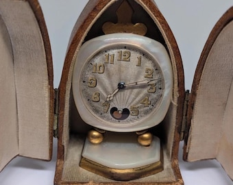 Antiguo reloj de viaje francés en miniatura de A. Langel París