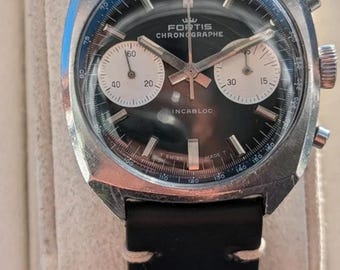 Cronógrafo Fortis con esfera Panda Landeron 48, muy raro.