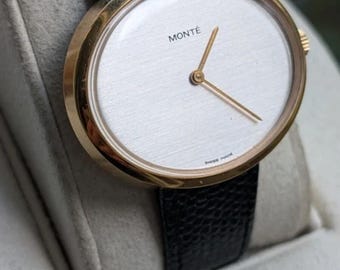 Very minimalistic vintage ladies watch 1970s