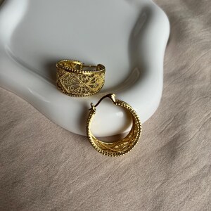Vintage Bohemian Golden Wire Hoop Earrings – KC Gold-Plated Intricate Floral Design, Lightweight Statement Earrings for Women image 9