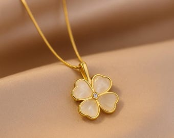 Elegant Four-Leaf Clover Pendant Necklace – Gold Plated Green Cat’s Eye Stone Necklace for Women, Lucky Clover Jewelry Gift for Birthday