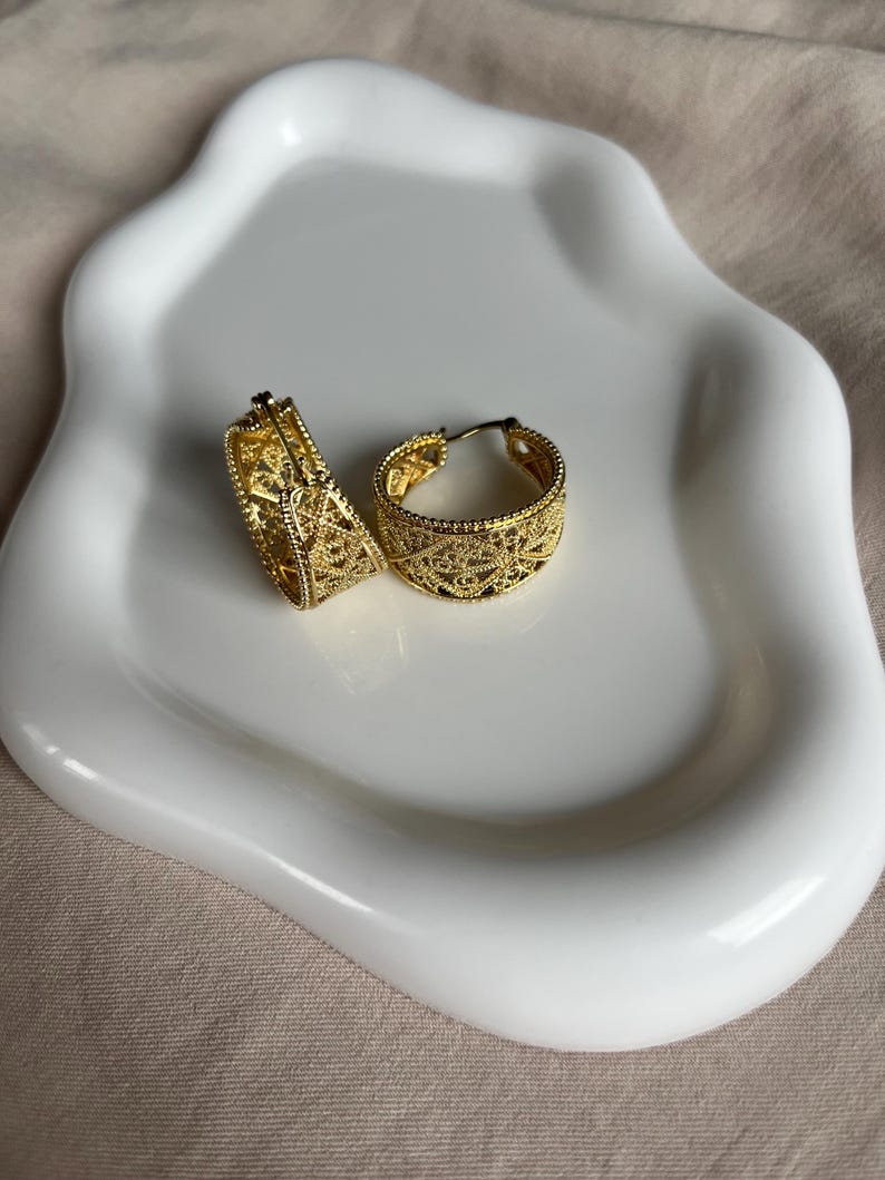 Vintage Bohemian Golden Wire Hoop Earrings – KC Gold-Plated Intricate Floral Design, Lightweight Statement Earrings for Women image 5