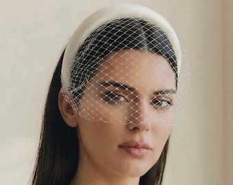 Cerchietto da sposa con velo - Cerchietto imbottito fatto a mano, cerchietto per capelli da sposa in raso, fascinator bianco, accessori per capelli da sposa in rete a gabbia francese
