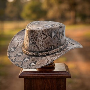 Chapeau feutre western en cuir véritable à imprimé peau de serpent et bande tressée - Cadeau pour la fête des pères