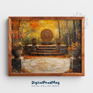 Può includere: Una stampa incorniciata di una scena all'aperto serena. Un patio in pietra con gradini conduce a un elemento circolare decorativo. L'opera presenta un fogliame autunnale nelle tonalità del giallo, dell'arancione e del marrone, con piante in vaso e una cornice in legno. Il testo "DigitalProdMag" è in basso.