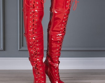 Plateau-Stiefel, rot, oberschenkelhoch | Veganes Leder, handgefertigt | 15–19 cm Absatz, Schnürung, Overknee