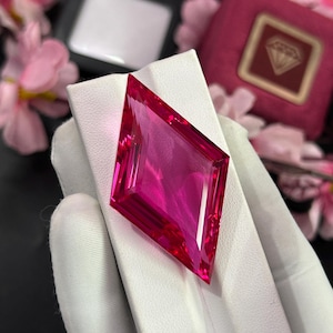 AAA+ Flawless Pink Sapphire Gemstone Fancy Cut 132.75 CT Loose Gemstone For Jewellery Making