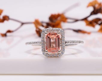Ring mit hellorangefarbenem Padparadscha-Saphir im Smaragdschliff und Halo-Fassung, Verlobungsring aus Sterlingsilber (7 x 5 mm)