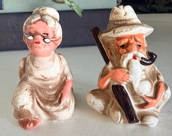 Vintage Japan Hillbilly Salt and Pepper Shakers Set Rustic Country Cabin Folk Art Kitsch