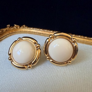 Vintage Monet Clip On Earrings Gold Tone Cream Cabochon Round Statement Earrings