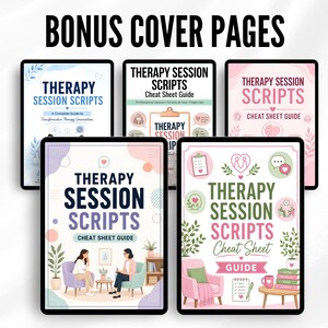 Pu&ograve; includere: Cinque schermi di tablet digitali che mostrano pagine di copertina bonus per una guida ai copioni delle sedute di terapia. I design presentano colori pastello, illustrazioni di ambienti terapeutici, sedie, piante e testo come Therapy Session Scripts.