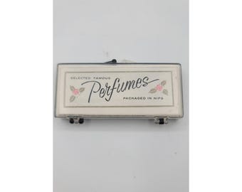 Profumi vintage degli anni '50, selezionati e confezionati in flaconi da 8 fiale in astuccio.