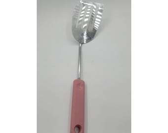 Flipper vintage Ekco à spatule fendue angulaire avec poignée rose.