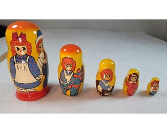 Russische Schachtelpuppen Rtagdy Ann & Andy set von 5 Mint Zustand 8 "Tallest