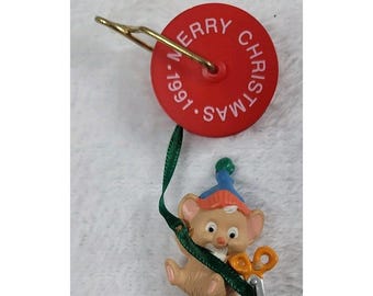 Vintage 1991 Hallmark ( On A Roll) keepsake Christmas ornament MOUSE  DV161