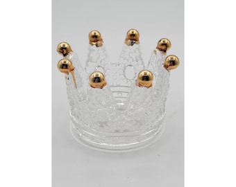 Portavelas de cristal con forma de corona de estilo vintage, con detalles dorados, para guardar objetos decorativos.
