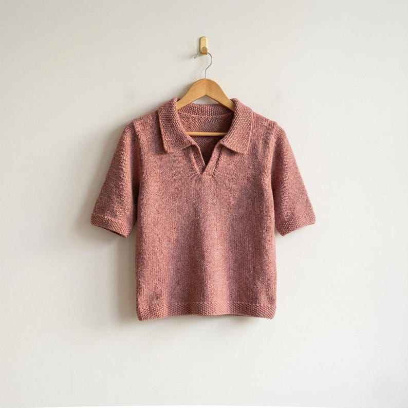 Stickmönster för vårbris-polo i PDF-format, enkelt stickat tröjemönster, nybörjarvänlig stickad polotröja, modern minimalistisk t-shirt, direktnedladdning bild 2