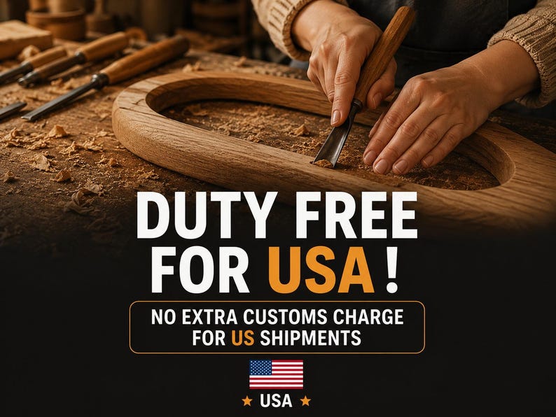 Puede incluir: Un marco de madera de forma ovalada siendo tallado con un cincel de metal. La imagen presenta el texto DUTY FREE FOR USA! NO EXTRA CUSTOMS CHARGE FOR US SHIPMENTS, junto con un icono de la bandera de EE. UU. y la palabra USA con dos estrellas.