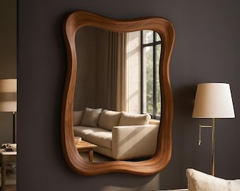 Specchio con cornice asimmetrica in legno di noce, forma irregolare, arredamento di metà secolo