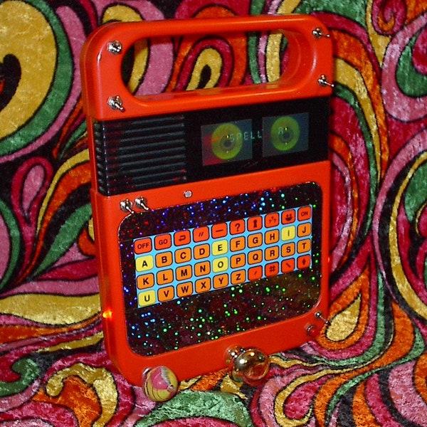 Circuit Bent Texas Instruments Speak and Spell Alien Voice synthisizer.