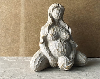 Childbirth Sculpture - Birth Figurine for Mothers and Birth Workers.