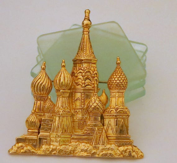 Rare Vintage St. Basil's Cathedral Castle Pin Bro… - image 3