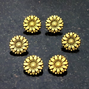 6 Flower Floral Daisy Bouquet Nature Button Very 3D Gold Antiqued Colored Metal 6 Buttons