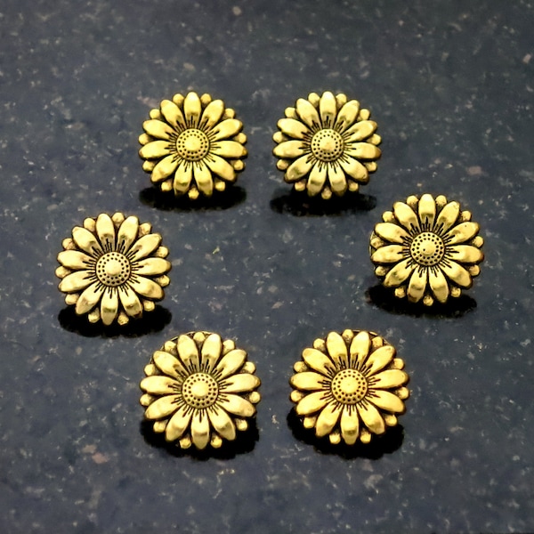 6 Flower Floral Daisy Bouquet Nature Button Very 3D Gold Antiqued Metal 6 Buttons
