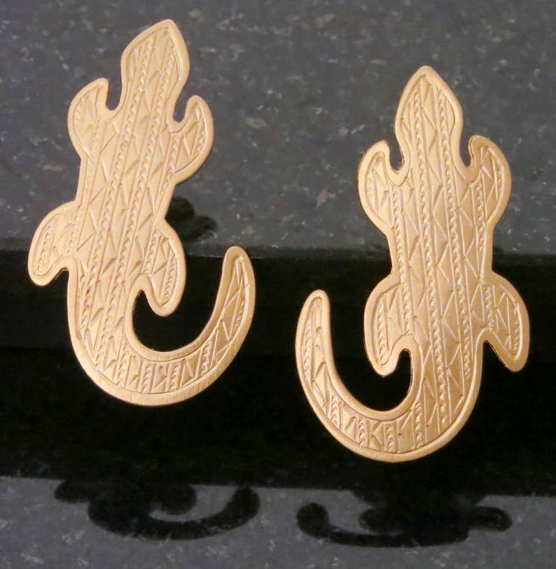 Vintage Southwest Gecko Post Earrings Engraved Gold Collectible Signed JJ Jonette