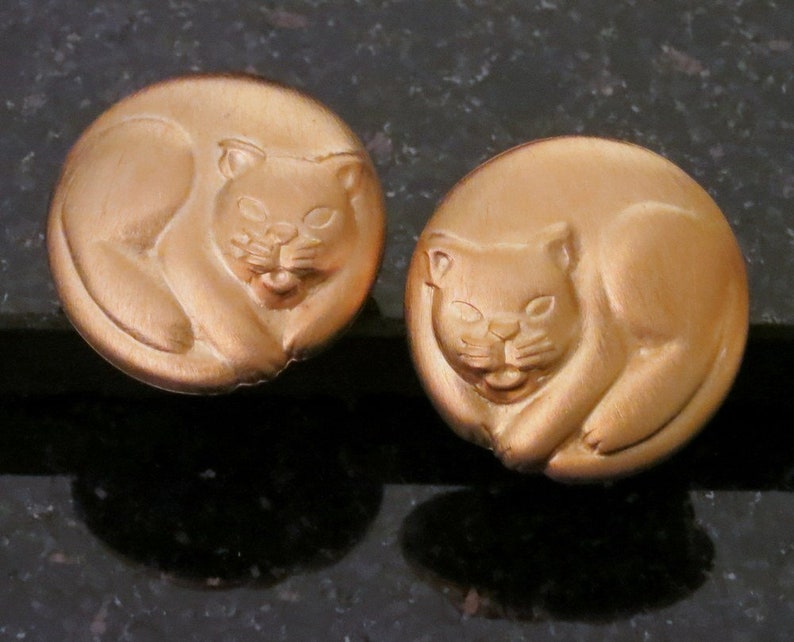 Comfy Kitty Cat Love Earrings Vintage Signed Brushed Gold Post Earrings US Made JJ Jonette