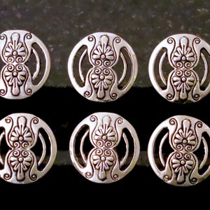 6 Silber Metall Knöpfe Blumen Blumen-Victorian Style Design durchbohrt 6 Solid Silver Flower Buttons