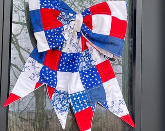 Quilted 4th of July Bow – Patriotic Front Door Decor (25x21")