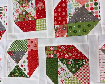 Quilting Kit Tablerunner Wallhanging Poinsettia and Pear by Sherri and Chelsi for Moda Fabrics