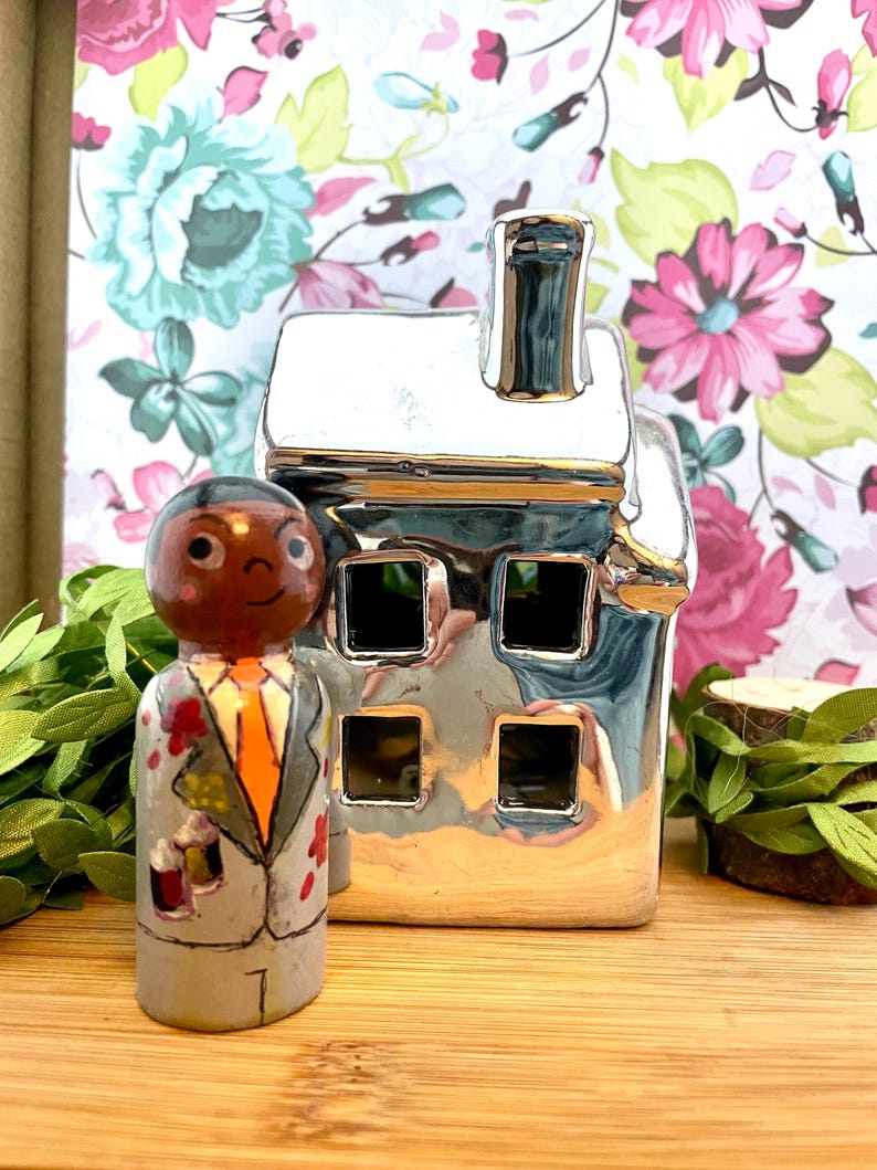 Historical figure hand painted peg doll image 1