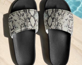 Sandalen voor heren Knightsbridge Armor | Designerdia's | Comfortabele zwembad- en strandschoenen | Zomermodeslippers | Avid Londen