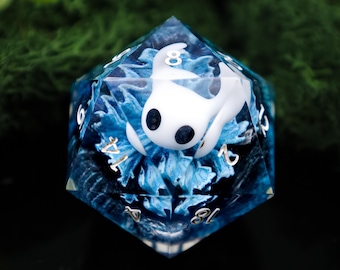 Hollow Knight - Dado de resina artesanal D20 de 35 mm