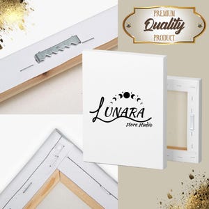 Puede incluir: Impresi&oacute;n art&iacute;stica en lienzo blanco con el logotipo "LUNARA store studio" en negro. El lienzo est&aacute; estirado sobre un marco de madera, con un colgador de sierra met&aacute;lica. Una etiqueta "Premium Quality Product" es visible.