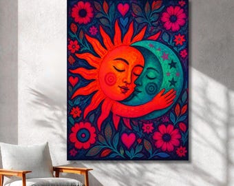 Könnte beinhalten: Ein rechteckiger Wandkunstdruck mit einer leuchtend orangefarbenen und roten Sonne mit menschlichem Gesicht, die einen türkisfarbenen Halbmond mit menschlichem Gesicht umarmt. Der Hintergrund ist dunkelblau, verziert mit leuchtend rosa Blumen, grünen Blättern und kleinen Herzen.