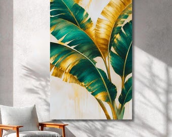 Könnte beinhalten: Ein vertikaler Wandkunstdruck mit großen, überlappenden Bananenblättern in tiefen Blaugrün- und Metallic-Goldtönen. Die Blätter sind mit sichtbaren Pinselstrichen vor einem hellen, neutralen Hintergrund dargestellt und bilden eine kontrastreiche Komposition.