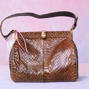 Vintage bag 1950&#39;s Authentic Python Snakeskin Snap Close Green Purse